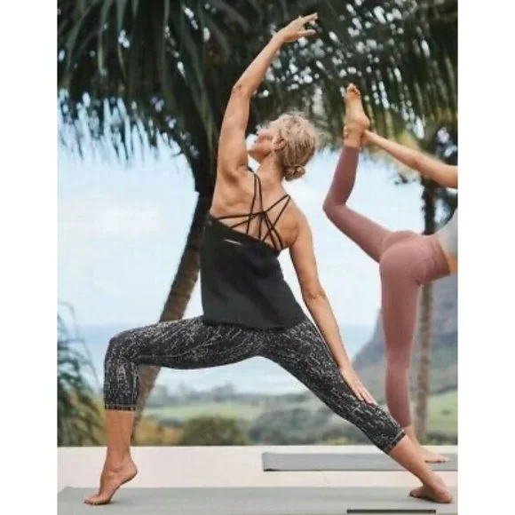 NWT ATHLETA Solace Support Top In Powervita Sports Bra Black - Picture 5 of 5